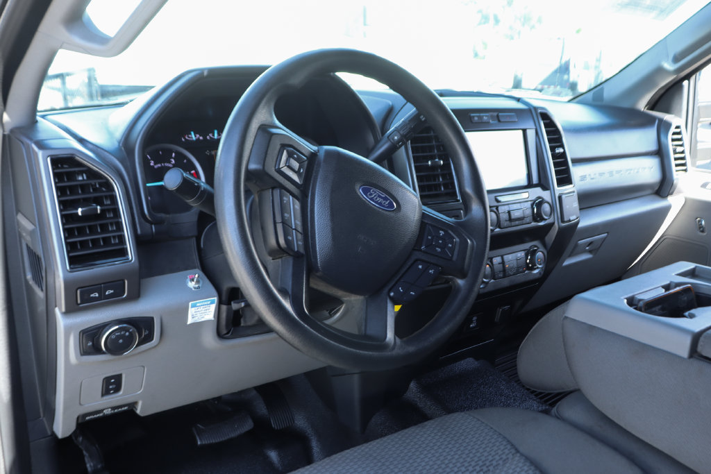 Used 2020 Ford F550 4x4 Crew Cab Super Duty w/ XLT Value Package image 27