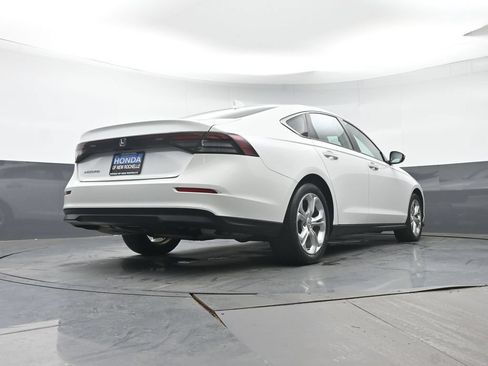 Used 2023 Honda Accord LX image 31