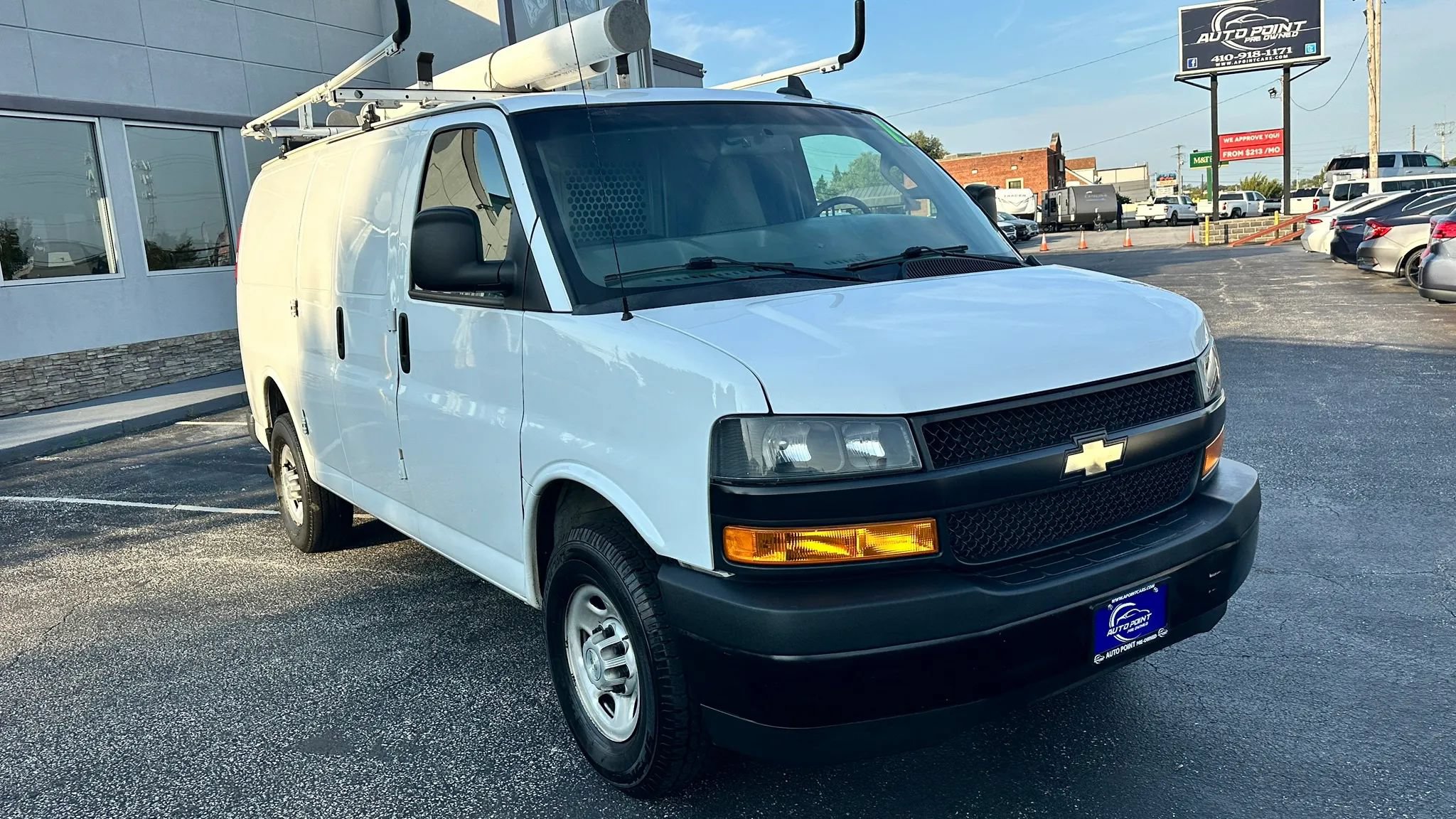 Used 2021 Chevrolet Express 2500 w/ Driver Convenience Package RWD image 4