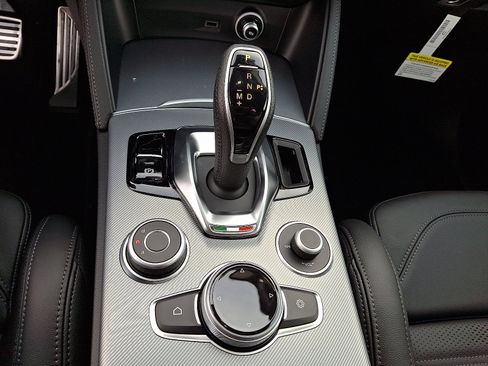 New 2025 Alfa Romeo Stelvio Sprint image 11