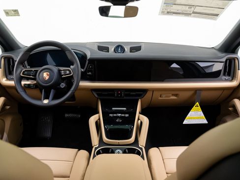 New 2026 Porsche Cayenne image 11