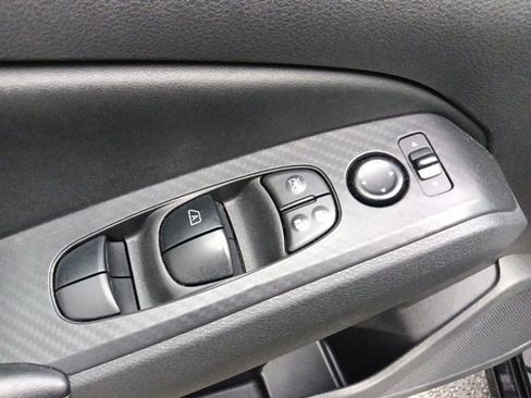 Used 2024 Nissan Altima 2.5 SV image 12