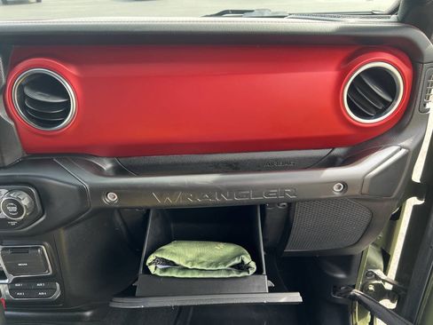 Used 2021 Jeep Wrangler Unlimited Rubicon image 38