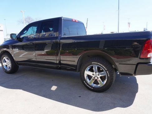 Used 2017 RAM 1500 Express image 4