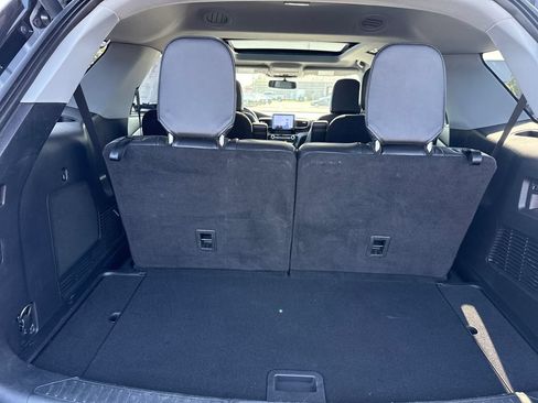 Used 2023 Ford Explorer Limited w/ Equipment Group 301A AWD/4WD image 23