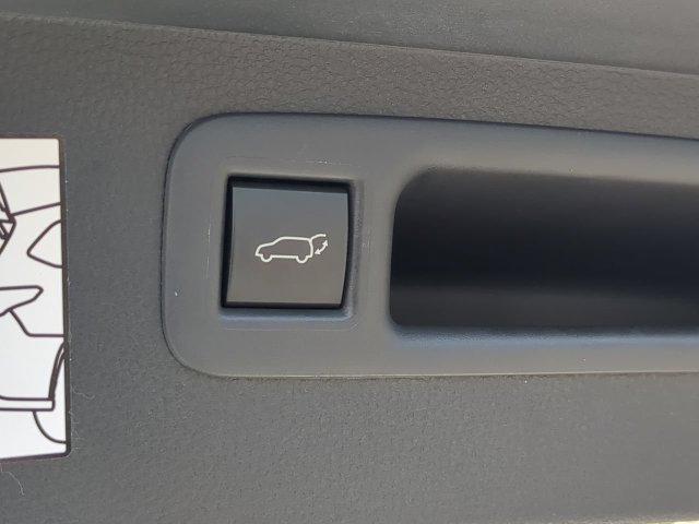Used 2023 Toyota Highlander Limited FWD image 15