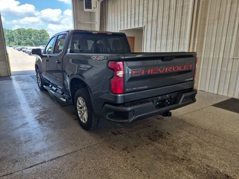 Used 2020 Chevrolet Silverado 1500 Custom w/ Custom Value Package AWD/4WD image 2