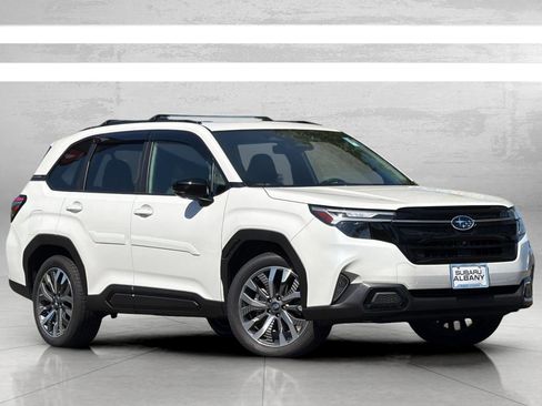 Used 2025 Subaru Forester Touring AWD/4WD image 2