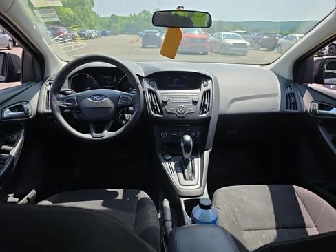 Used 2018 Ford Focus SE FWD image 8