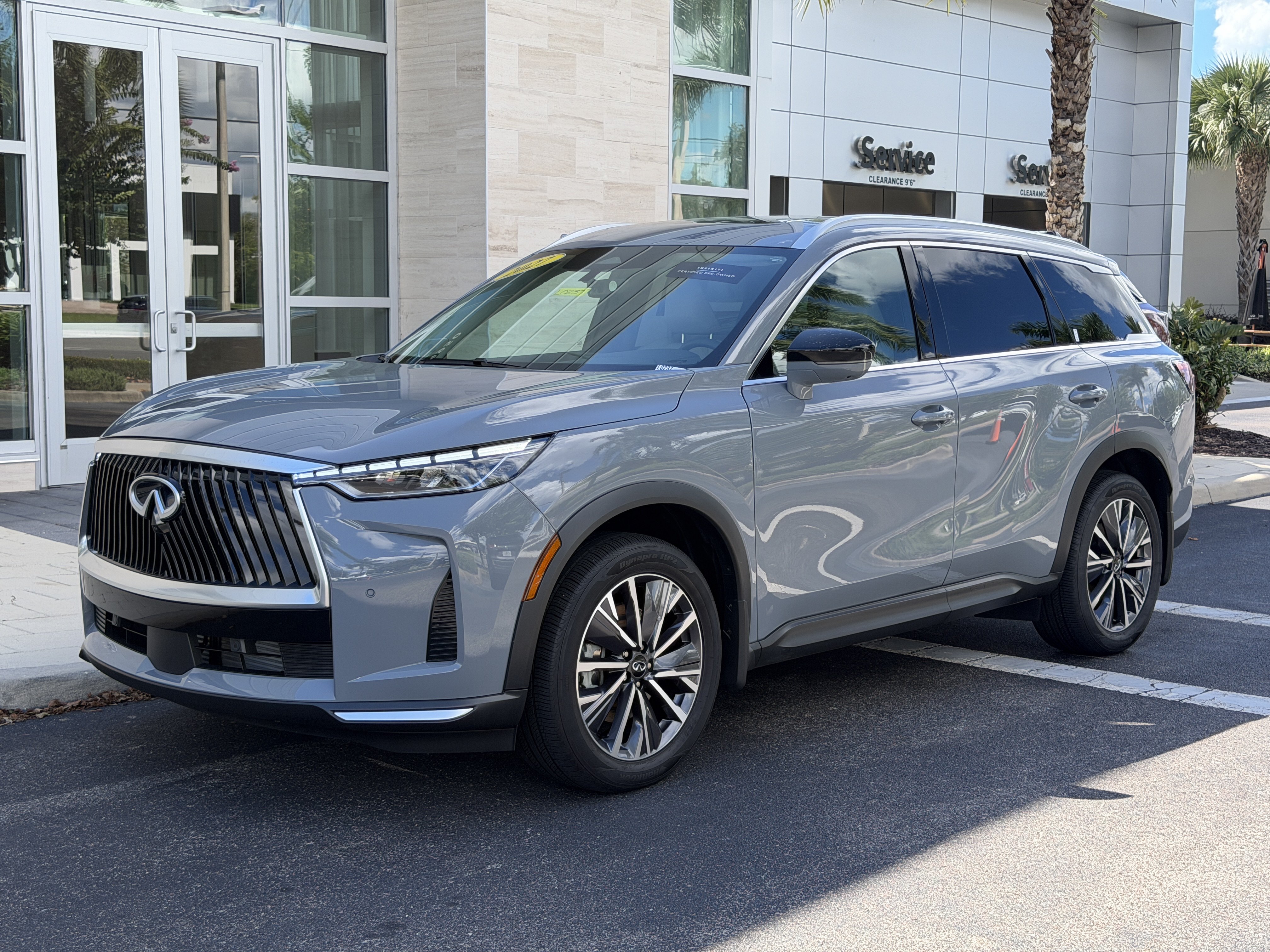 Certified 2027 INFINITI QX60 Luxe w/ Cargo Package FWD image 3