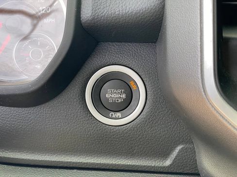Used 2023 RAM 1500 Big Horn AWD/4WD image 32