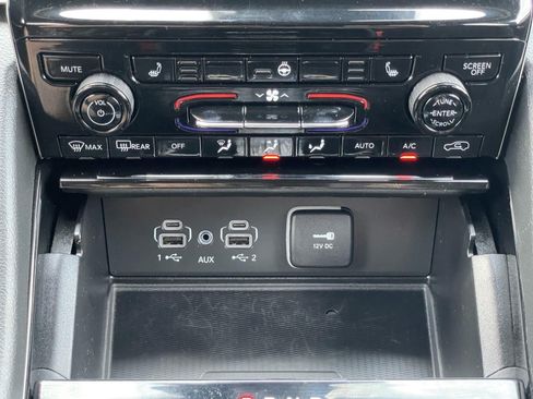 Used 2023 Jeep Grand Cherokee Altitude AWD/4WD image 26