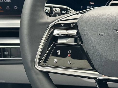 Used 2025 Cadillac Lyriq Sport image 8
