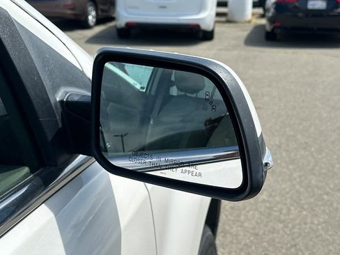 Used 2013 Ford Edge Limited FWD image 16