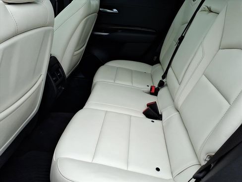 Used 2020 Cadillac XT4 Sport w/ Cold Weather Package image 17