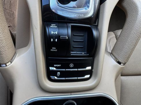 Used 2014 Porsche Cayenne Platinum Edition image 22