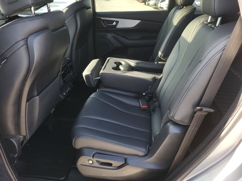 Used 2024 Acura MDX FWD image 12