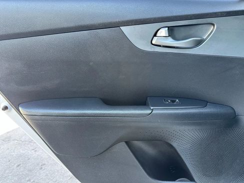 Used 2021 Kia Forte LXS image 7