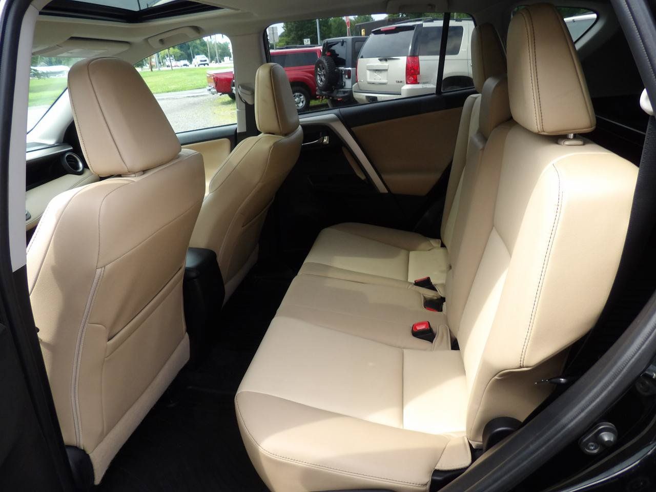 Used 2014 Toyota RAV4 Limited AWD/4WD image 24