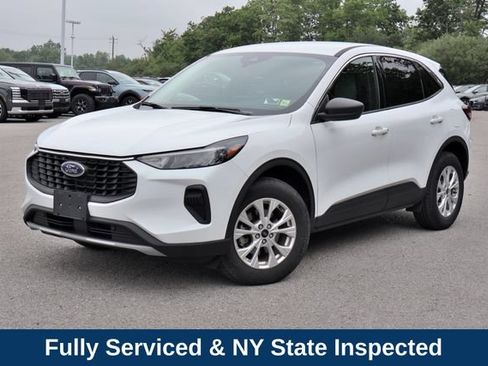 Used 2023 Ford Escape Active AWD/4WD image 2