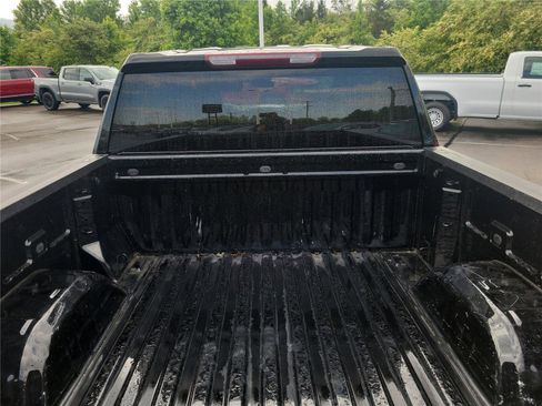 Used 2023 Chevrolet Silverado 1500 RST w/ Z71 Off-Road Package AWD/4WD image 9