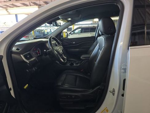 Used 2023 GMC Acadia SLT image 5