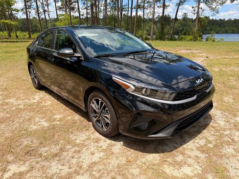 Used 2024 Kia Forte LXS FWD image 7