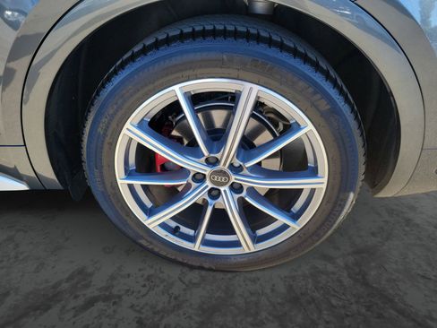 Used 2025 Audi SQ5 Premium Plus w/ Premium Plus Package image 9