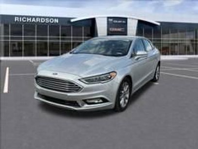 Used 2017 Ford Fusion SE w/ Fusion SE Technology Package
