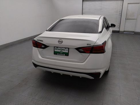 Used 2024 Nissan Altima 2.5 SV FWD image 7