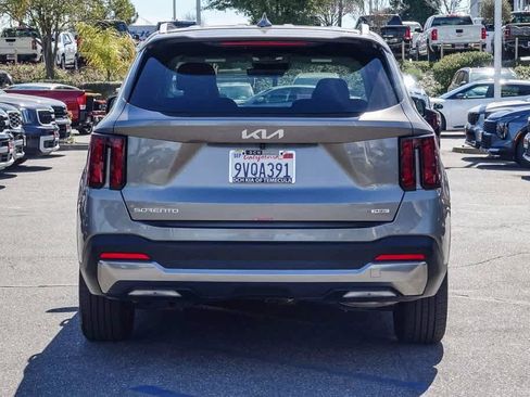 Used 2025 Kia Sorento EX image 5