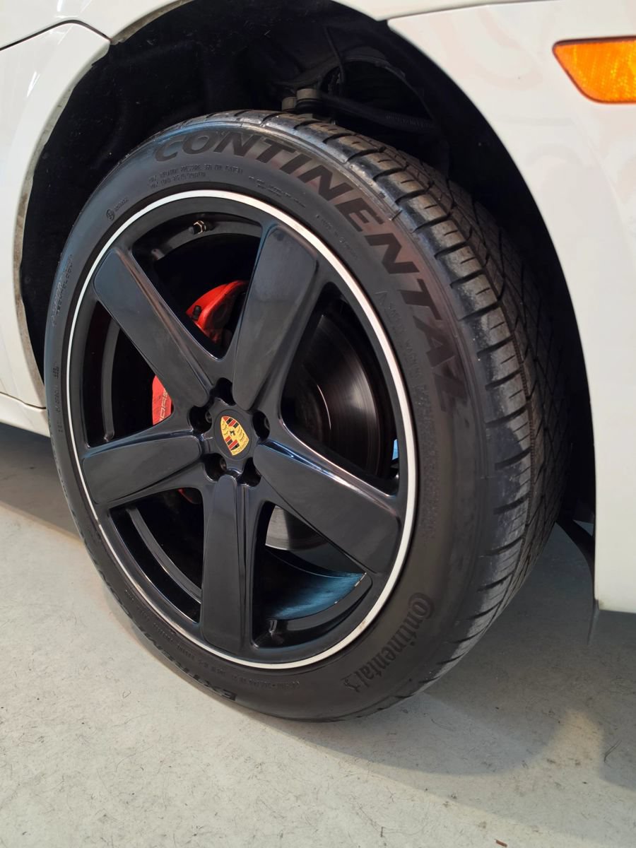 Used 2018 Porsche Macan Turbo w/ Premium Package Plus AWD/4WD image 11