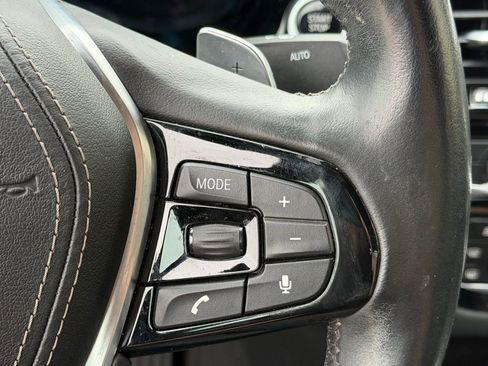 Used 2019 BMW 530e w/ Premium Package image 16