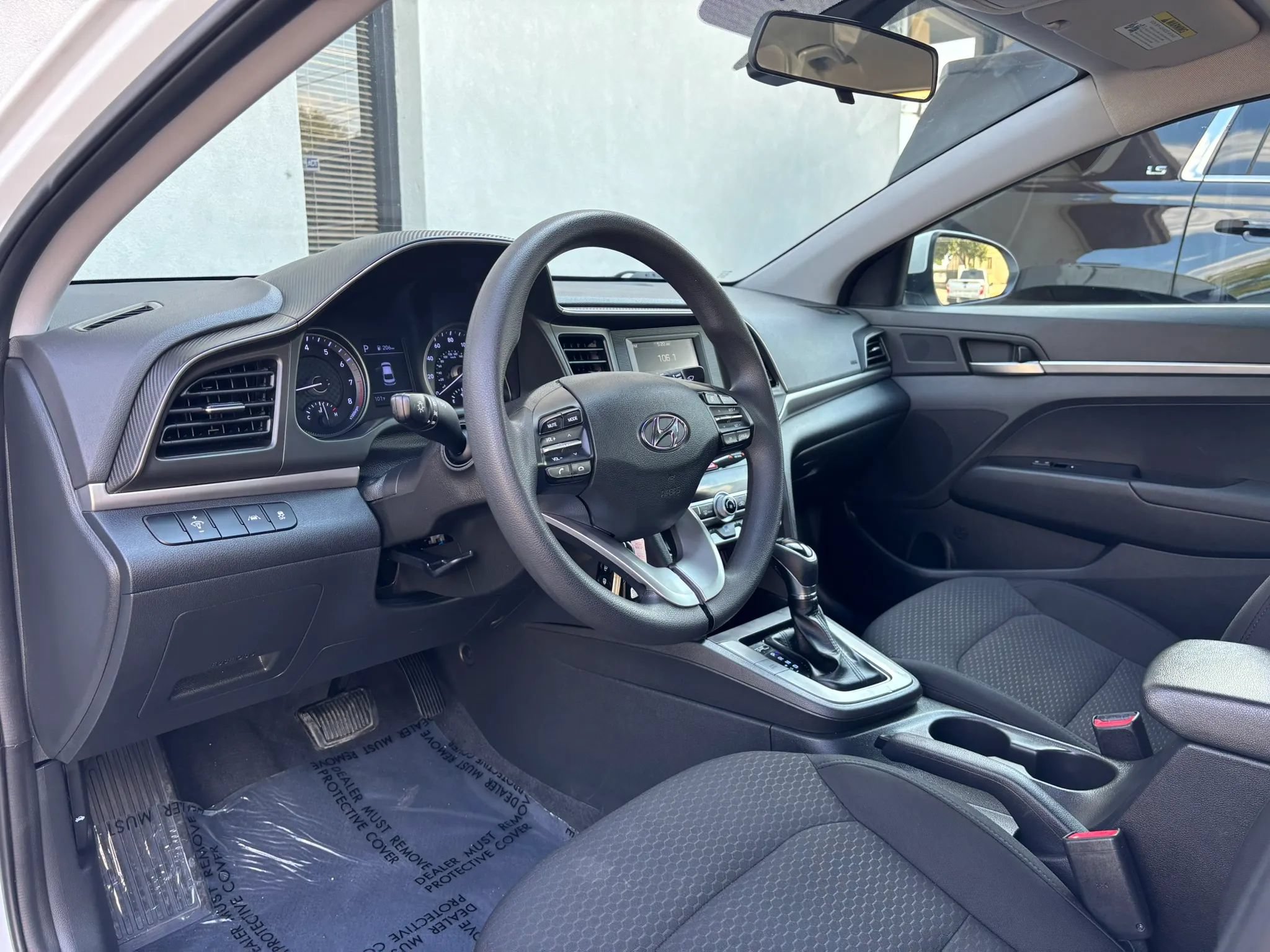 Used 2020 Hyundai Elantra SE w/ Cargo Package (C1) FWD image 13