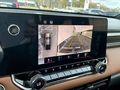 Used 2023 GMC Canyon AT4 w/ AT4 Premium Package image 29