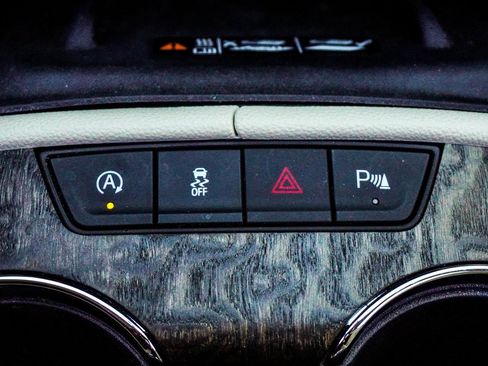 Used 2023 GMC Acadia Denali w/ Denali Ultimate Package image 20