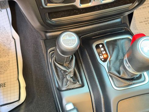 Used 2021 Jeep Wrangler Unlimited Sport AWD/4WD image 23