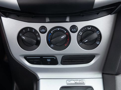 Used 2013 Ford Focus SE image 34