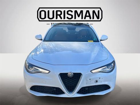 Used 2017 Alfa Romeo Giulia Sprint w/ Cold Weather Package image 8