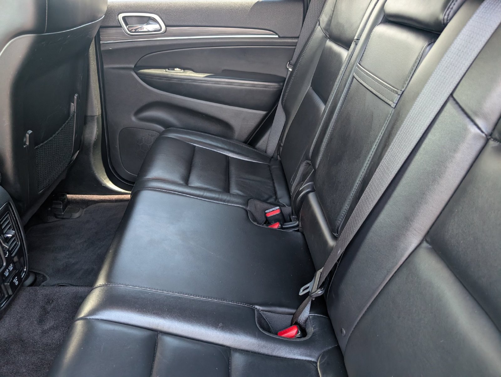Used 2019 Jeep Grand Cherokee Limited w/ Trailer Tow Group IV AWD/4WD image 16