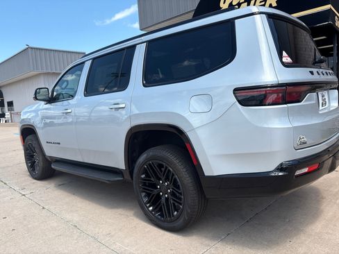 New 2025 Jeep Wagoneer Series II w/ Convenience Group I image 14