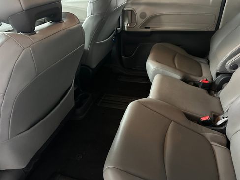 Used 2024 Toyota Sienna XLE image 11