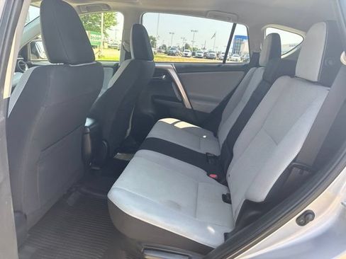 Certified 2018 Toyota RAV4 XLE w/ Convenience Package AWD/4WD image 11