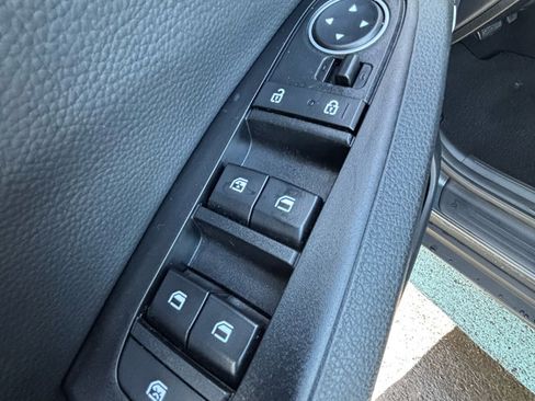 Used 2023 Kia Seltos SX image 10