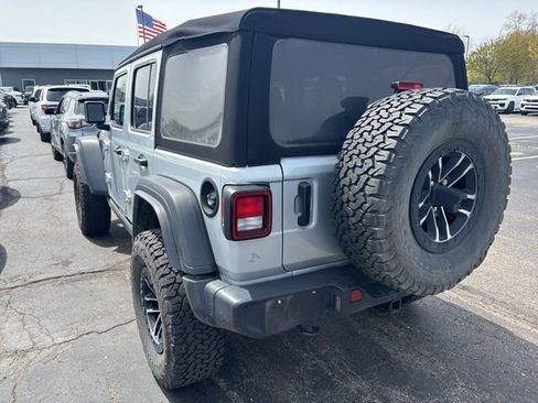 Used 2024 Jeep Wrangler Unlimited Sport AWD/4WD image 2
