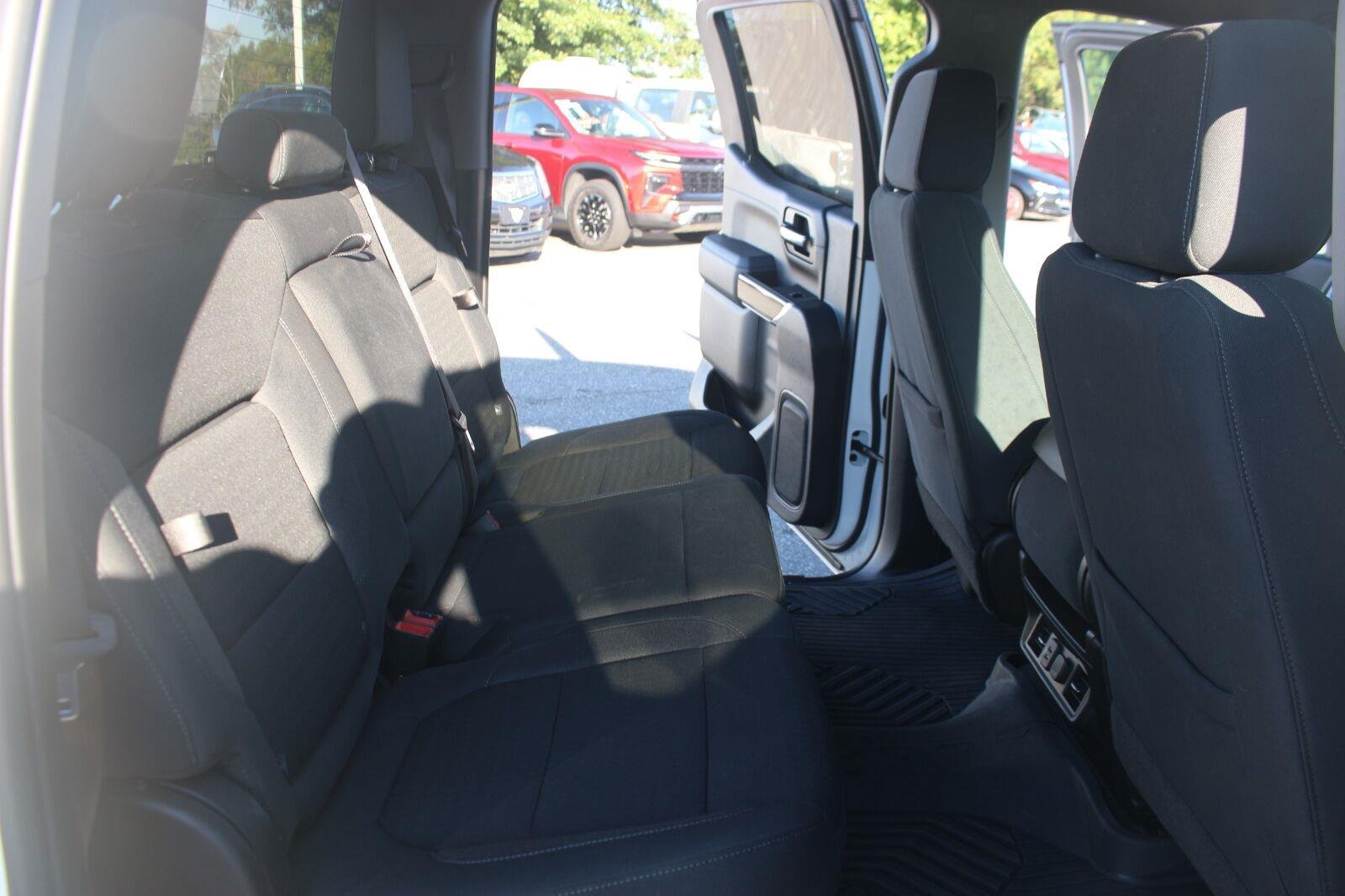 Used 2022 Chevrolet Silverado 1500 RST AWD/4WD image 38