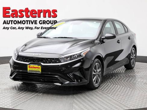 Used 2023 Kia Forte LXS image 1