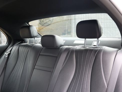 Used 2019 Mercedes-Benz E 300 4MATIC image 22