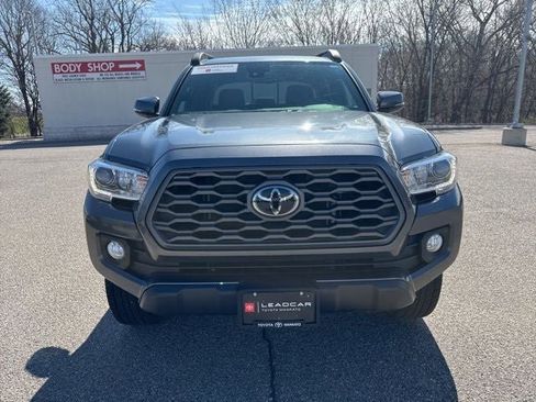 Certified 2021 Toyota Tacoma TRD Off-Road AWD/4WD image 4