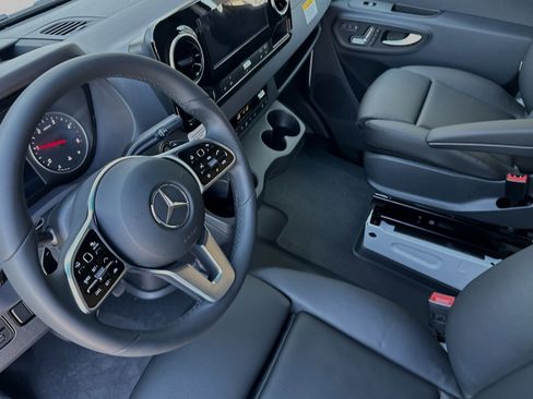 New 2024 Mercedes-Benz Sprinter 4500 image 15